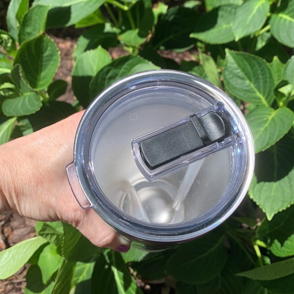 Hydrapeak 💀 Halloween Skulls and Stars ✨ 25oz tumbler cup with straws - Picture 4 of 8